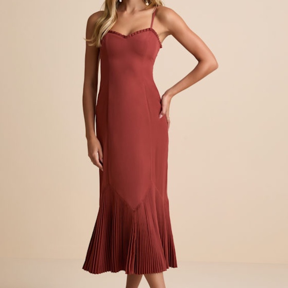 Lulus Dresses & Skirts - Lulus Channa Rust Red Pleated Hem Midi Dress - Size S